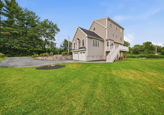 Photo 4 of Single family home for sale at 1055 Salem St, North Andover, MA 01845 | MLS# 73550838 | Listing updated on 2026-08-24