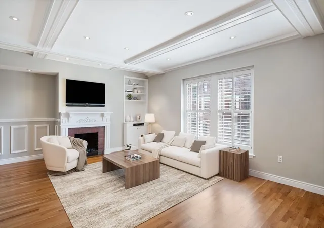 Photo 3 of Condo for sale at 10 Charlesgate E #502, Boston, MA 02215 | MLS# 73547770 | Listing updated on 2026-09-18