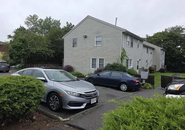 3rd image of 37 Wall St #2C, Worcester, MA 01604 | MLS# 73559097