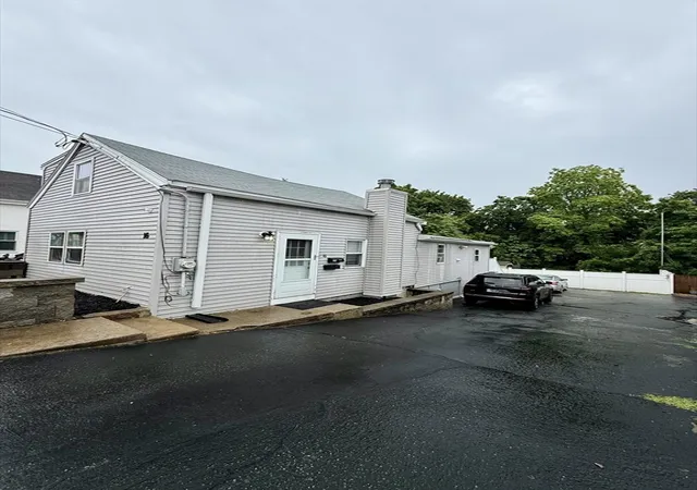 Photo 2 of Single family home for sale at 16 Lynn St, Peabody, MA 01960 | MLS# 73567169 | Listing updated on 2026-09-15