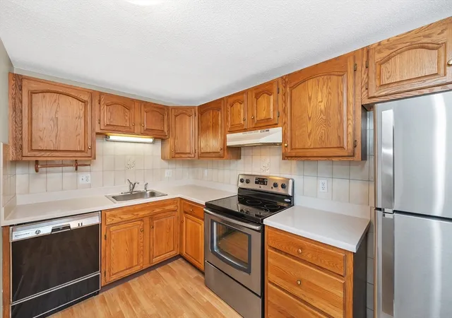 3rd image of 28 Ninth St #304, Medford, MA 02155 | MLS# 73559264