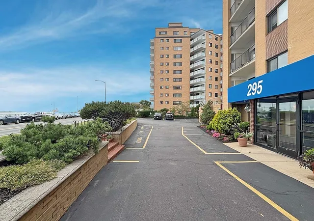 2nd image of 295 Lynn Shore Dr #104, Lynn, MA 01902 | MLS# 73557317