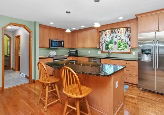 3rd image of 137 Harrington Road, Waltham, MA 02452 | MLS# 73559311