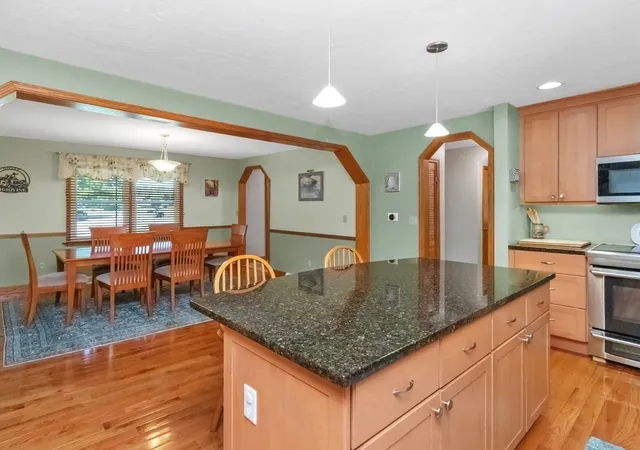 4th image of 137 Harrington Road, Waltham, MA 02452 | MLS# 73559311