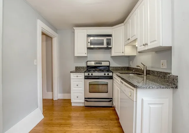 4th image of 4 Spruce Street #4, Dedham, MA 02026 | MLS# 73559806