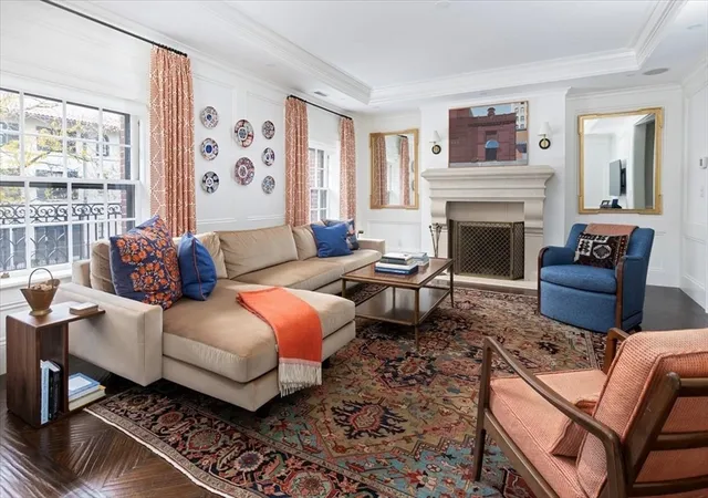 1st image of 142 Chestnut St #8-9, Boston, MA 02108 | MLS# 73487100
