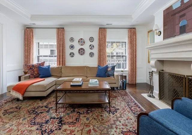2nd image of 142 Chestnut St #8-9, Boston, MA 02108 | MLS# 73487100