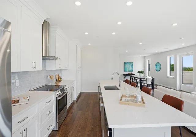 Listing Photo 3 - Condo for sale in Trimount Place located at 267 Old Colony, Boston, MA 02127 - Unit #501