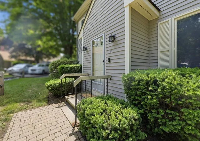 Homes for sale in Stoughton, MA | 18 Copperwood Dr #18, Stoughton, MA 02072 | MLS# 73541048