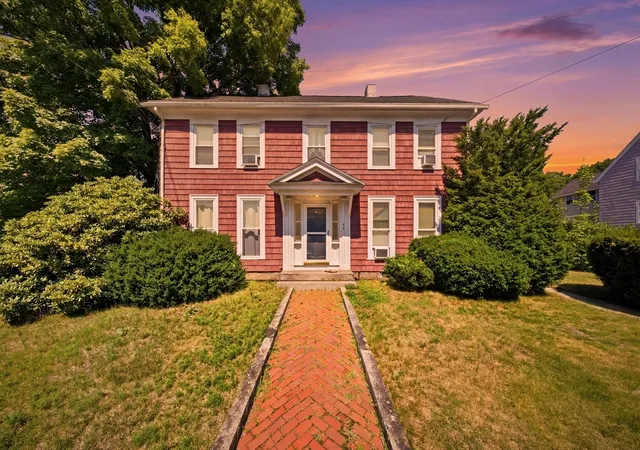 Homes for sale in Uxbridge, MA | 42 S Main St, Uxbridge, MA 01569 | MLS# 73548170
