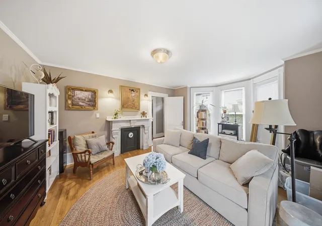 Homes for sale in Uxbridge, MA | 42 S Main St, Uxbridge, MA 01569 | MLS# 73548170
