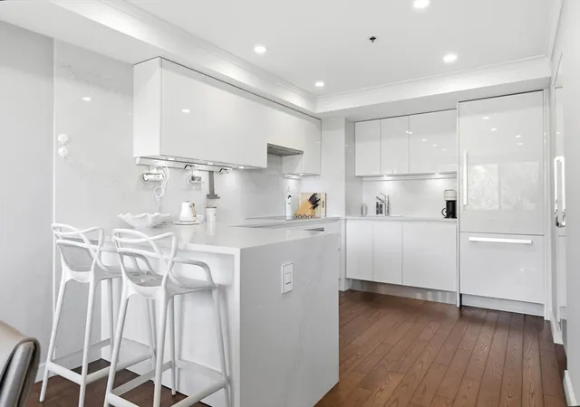 Photo 3 of Condo for sale at 250 Hammond Pond Pkwy #716S, Chestnut Hill, MA 02467 | MLS# 73530308 | Listing updated on 2026-07-18