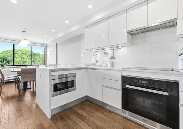 Photo 4 of Condo for sale at 250 Hammond Pond Pkwy #716S, Chestnut Hill, MA 02467 | MLS# 73530308 | Listing updated on 2026-07-18