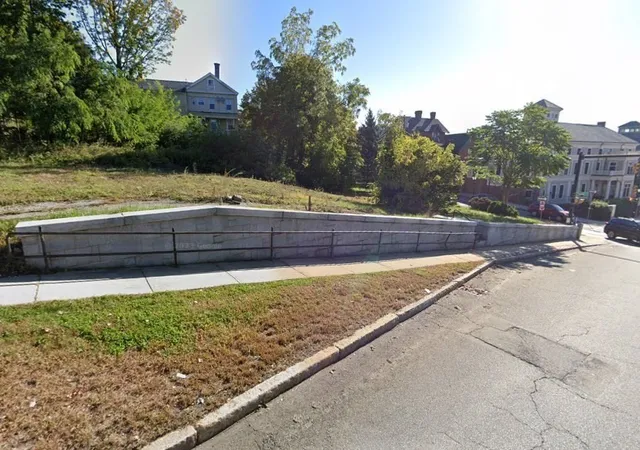 1st image of 281 Broadway, Methuen, MA 01844 | MLS# 73486471