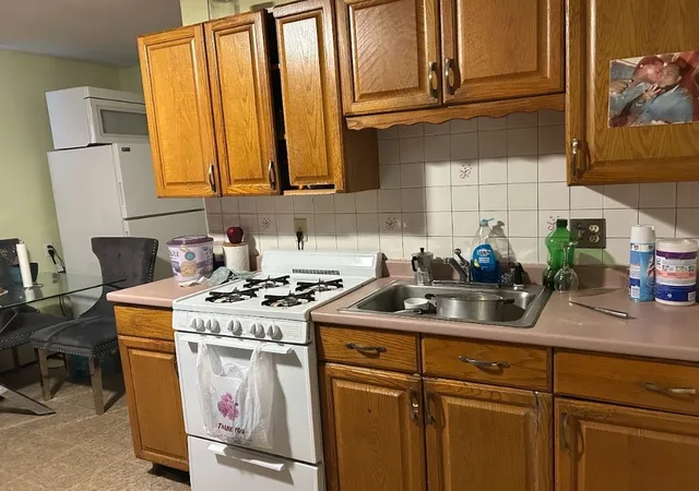 9th image of 120 Lakeview Ave, Lowell, MA 01850 | MLS# 73488963