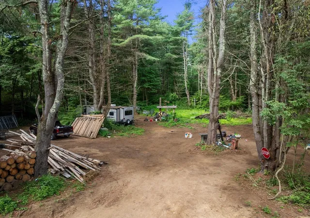 3rd image of 305 Warren Rd, Brimfield, MA 01010 | MLS# 73565918