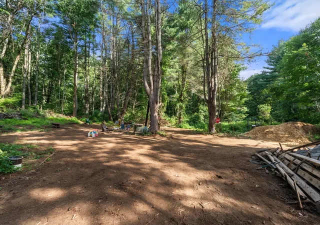 4th image of 305 Warren Rd, Brimfield, MA 01010 | MLS# 73565918