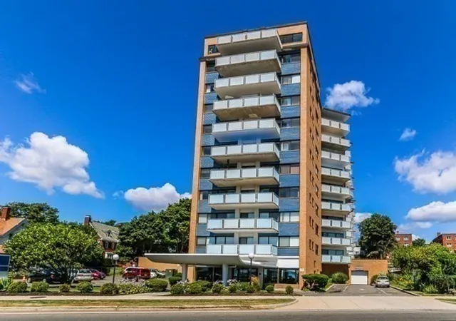 2nd image of 300 Lynn Shore Dr, Lynn, MA 01902