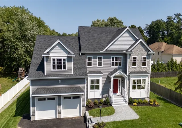 2nd image of 4 Wildwood St, Burlington, MA 01803 | MLS# 73568301