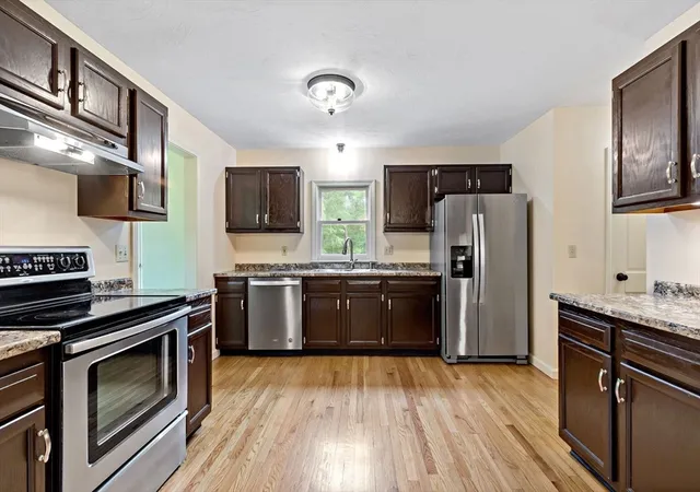 Photo 3 of Sale Pending at 185 Bournehurst Dr, Plymouth, MA 02360 | MLS# 73554422 | Listing updated on 2026-09-02