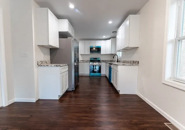 Photo 3 of Multi family home for sale at 144 146 Magazine St, Springfield, MA 01109 | MLS# 73560354 | Listing updated on 2026-08-21