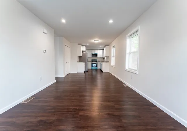 Listing Photo 4 - Condo for sale in building located at 144-146 Magazine St, Springfield, MA 01109