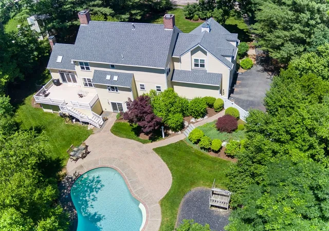 2nd image of 35 Vineyard Pl, North Easton, MA 02356 | MLS# 73546237