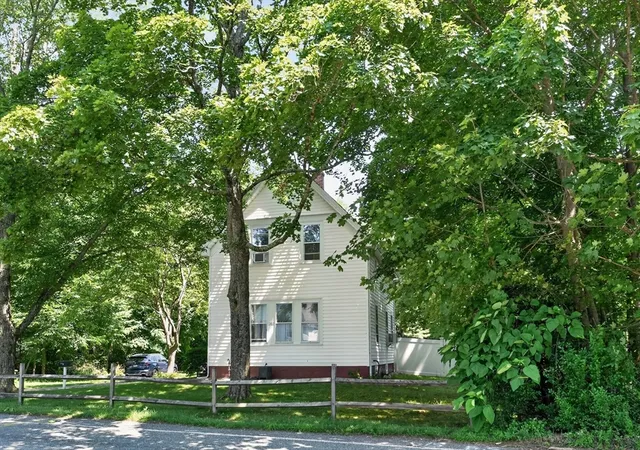 3rd image of 207 N Central St, East Bridgewater, MA 02333 | MLS# 73557188