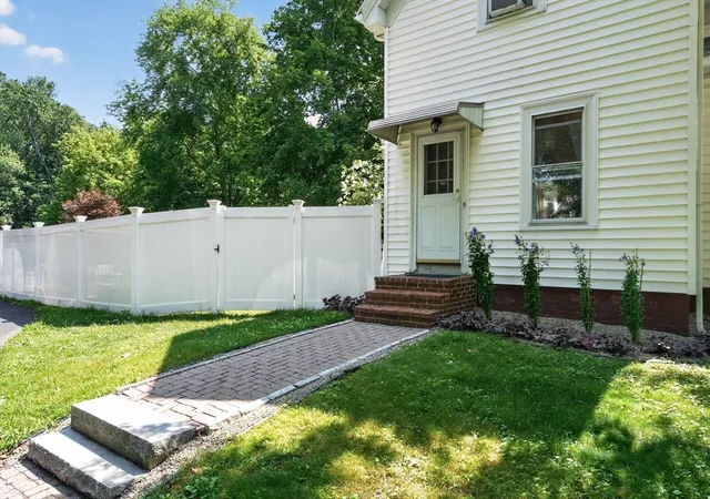4th image of 207 N Central St, East Bridgewater, MA 02333 | MLS# 73557188