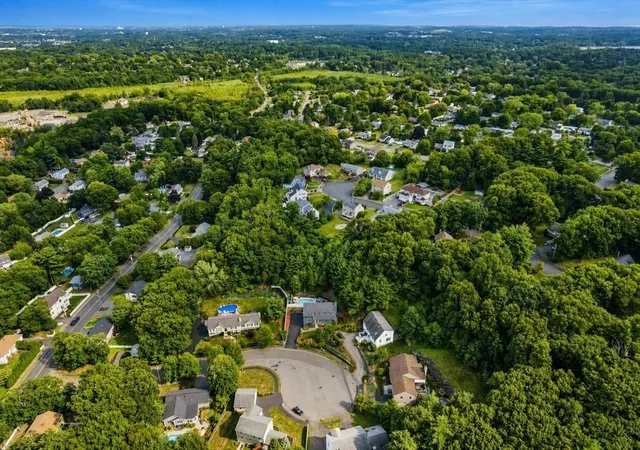 Photo 3 of Sale Pending at 4 Waldingfield Ln, Peabody, MA 01960 | MLS# 73562412 | Listing updated on 2026-09-01