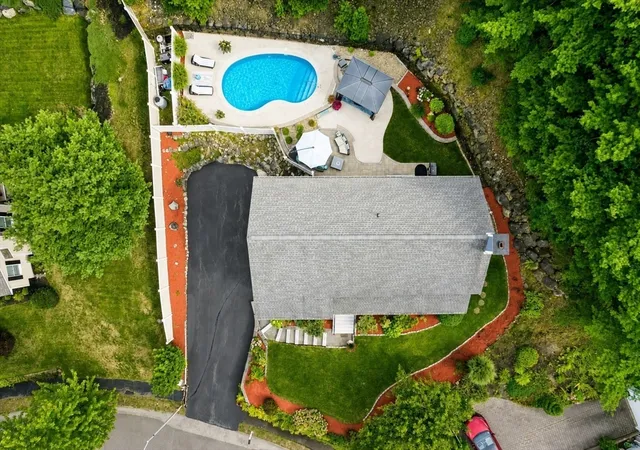 Photo 3 of Sale Pending at 4 Waldingfield Ln, Peabody, MA 01960 | MLS# 73562412 | Listing updated on 2026-09-01