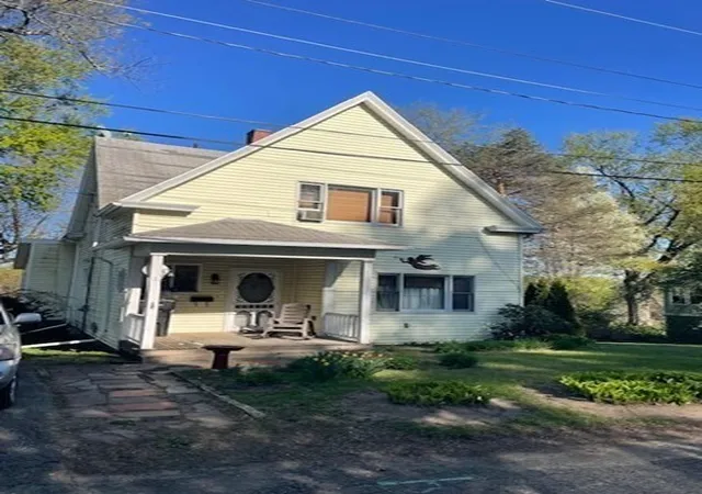 Homes for sale in Holyoke, MA | 2 Oscar St, Holyoke, MA 01040 | MLS# 73508833