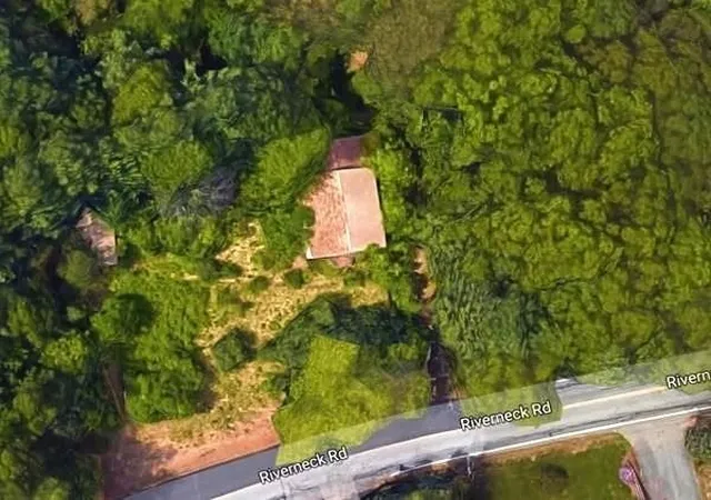 2nd image of 243 Riverneck Road, Chelmsford, MA 01824 | MLS# 72630499