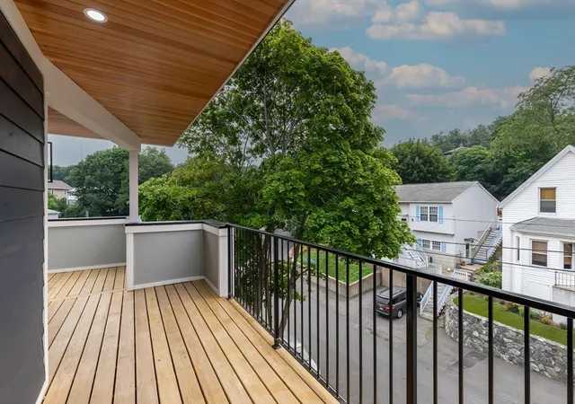 2nd image of 96 Burpee Rd, Swampscott, MA 01907