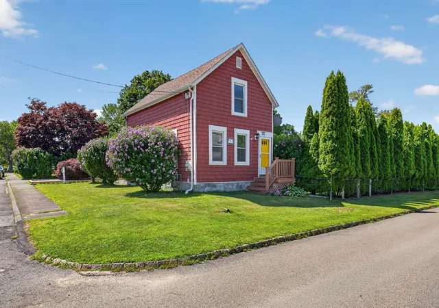 2nd image of 117 Bridge St, Fairhaven, MA 02719 | MLS# 73555515