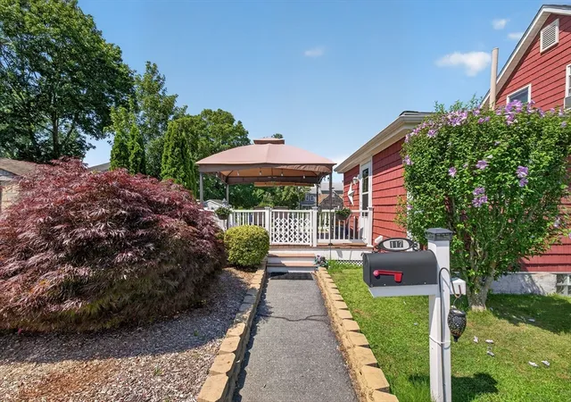 4th image of 117 Bridge St, Fairhaven, MA 02719 | MLS# 73555515