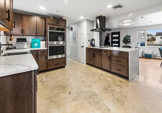 3rd image of 218 Warren, Watertown, MA 02472 | MLS# 73550208