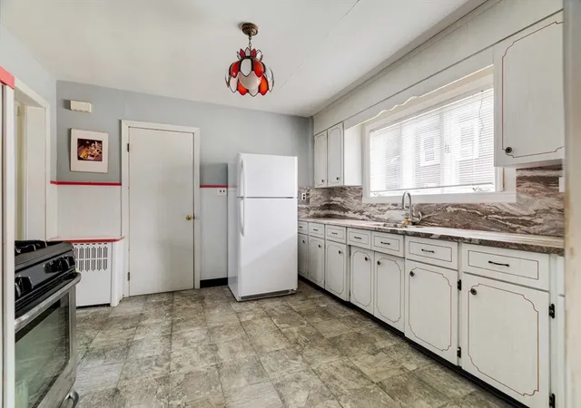 5th image of 27 Pitcher Ave, Medford, MA 02155 | MLS# 73559238