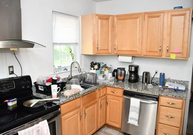 Photo 4 of Single family home for sale at 619 Union St, Rockland, MA 02370 | MLS# 73551825 | Listing updated on 2026-07-22