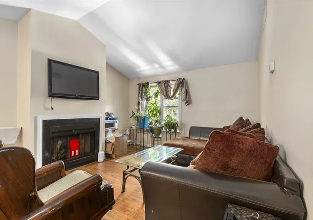 2nd image of 35 Longworth Ave, Brockton, MA 02301