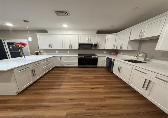 Homes for sale in Lynn, MA | 13 Nahant Street #2B, Lynn, MA 01902 | MLS# 73486276