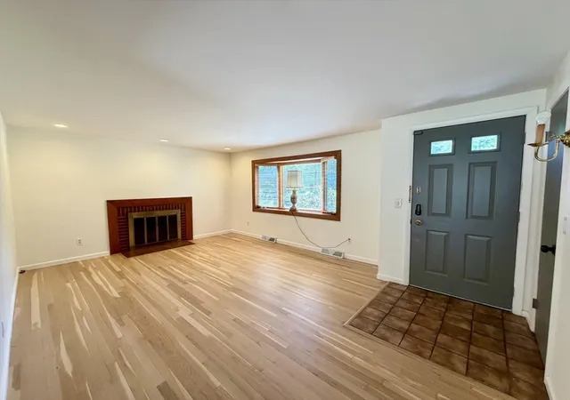 Homes for sale in Longmeadow, MA | 142 Yarmouth St, Longmeadow, MA 01106 | MLS# 73531361