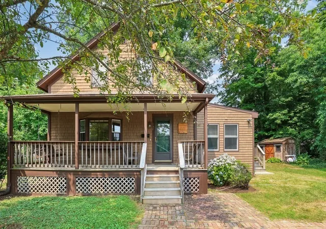2nd image of 137 Sumner St, North Attleboro, MA 02760 | MLS# 73550567