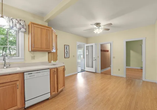 4th image of 137 Sumner St, North Attleboro, MA 02760 | MLS# 73550567