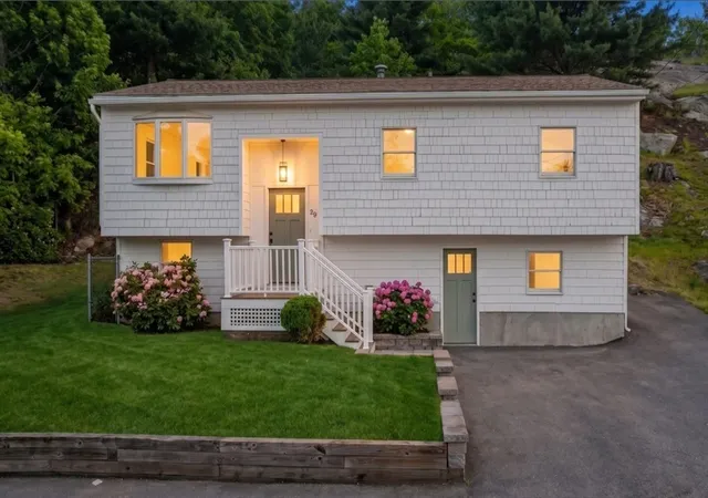 Homes for sale in Peabody, MA | 29 Rockway Rd, Peabody, MA 01960 | MLS# 73546941