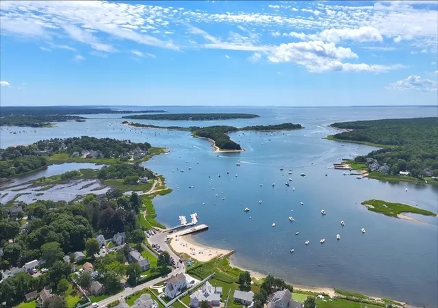 30th image of 21 Club House Dr, Pocasset, MA 02559 | MLS# 73565403