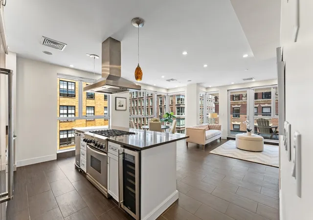 2nd image of 99 105 Broad St #8B, Boston, MA 02110 | MLS# 73493752