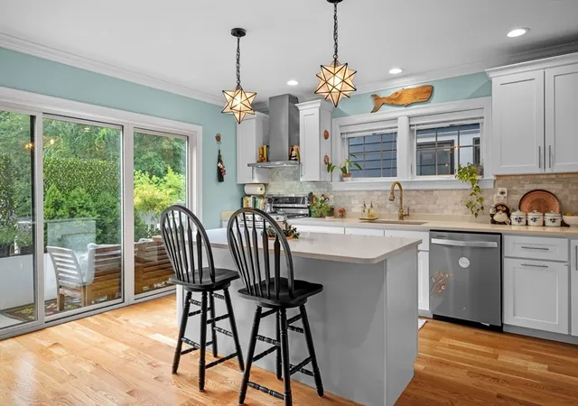 Listing Photo 4 - Condo for sale in building located at 331 Brg St, Salem, MA 01970 - Unit #2