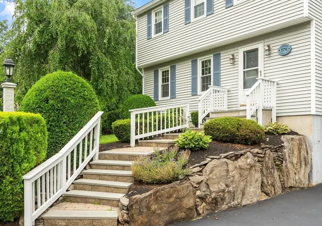 4th image of 170 Jamestown Rd, Leominster, MA 01453 | MLS# 73552986
