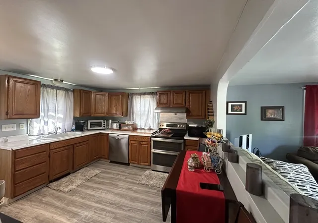 Homes for sale in Uxbridge, MA | 19 Granite St, Uxbridge, MA 01569 | MLS# 73536016
